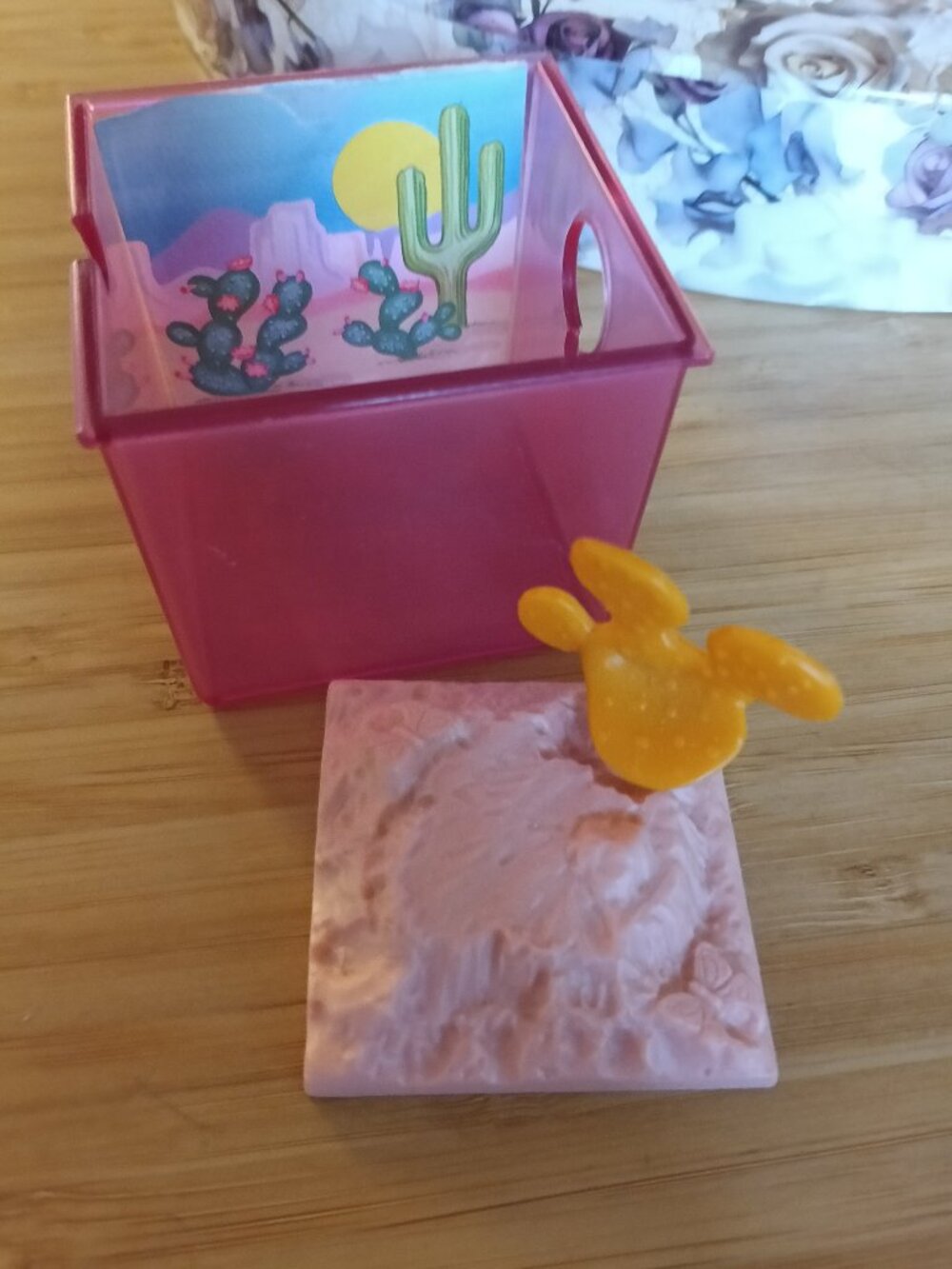 Kenner Littlest Pet Shop 1993 "Desert Den" racing lizard enclosure only
